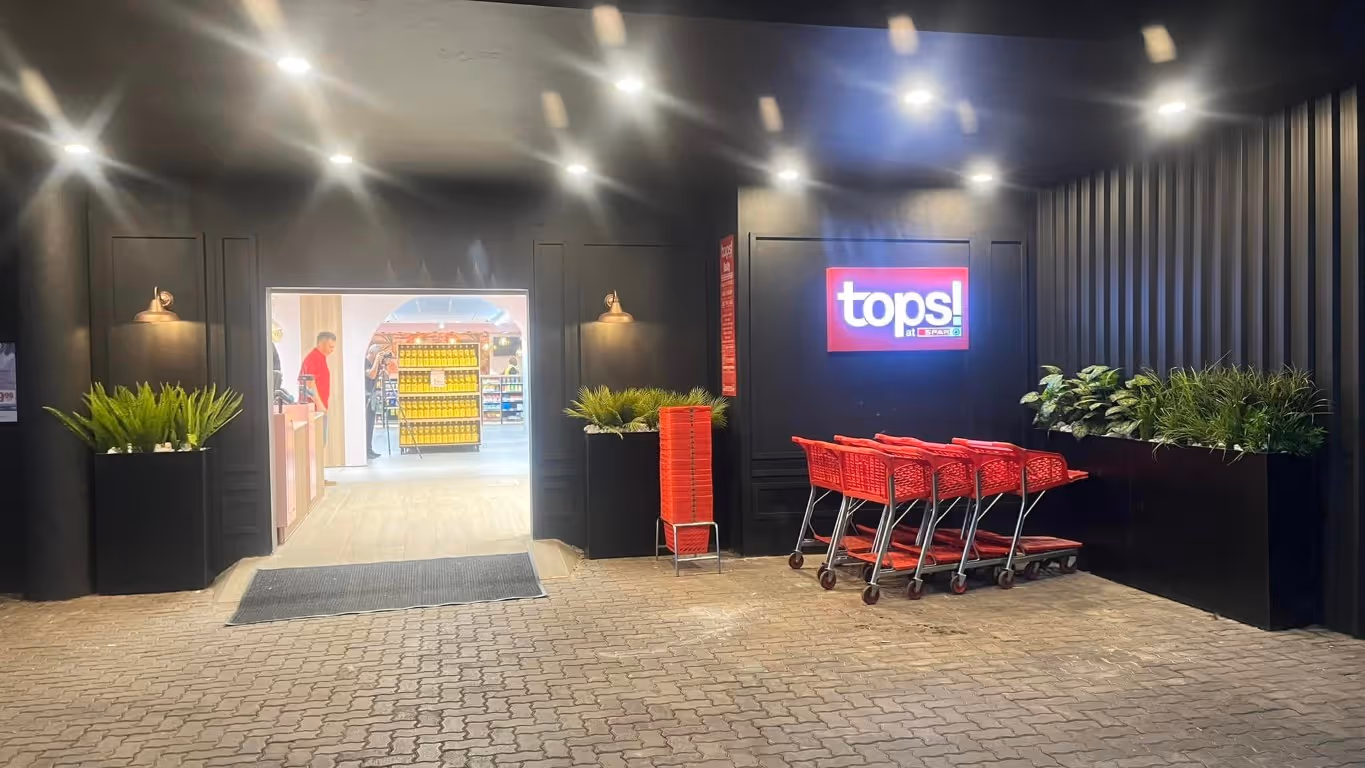 Saxby Tops Black Rock Construction